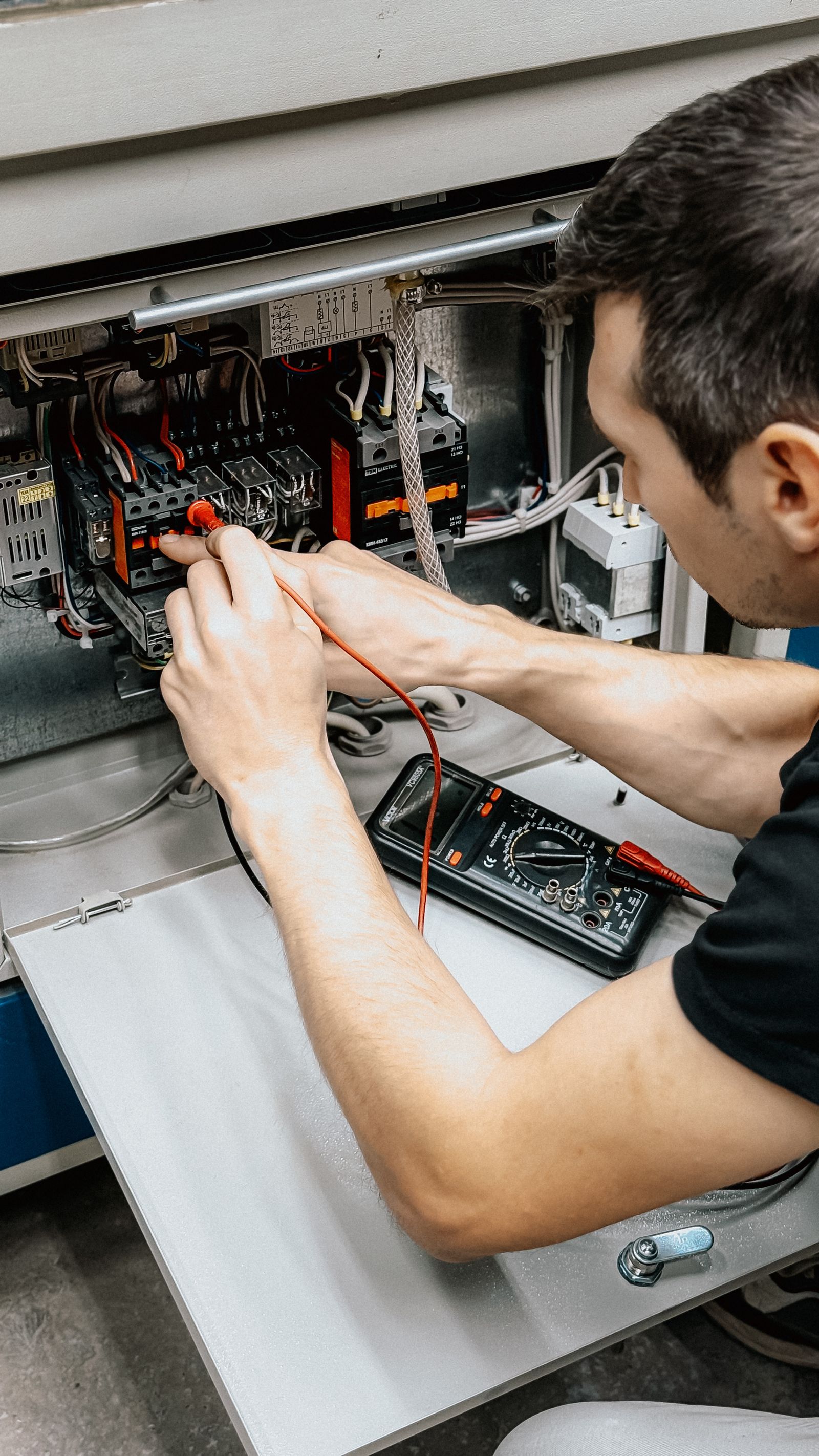 Przyrząd do pomiarów parametrów instalacji elektrycznej